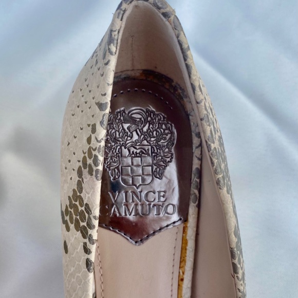 Vince Camuto Cream & Silver Snakeskin Kitten Heel Pumps - Picture 6 of 8